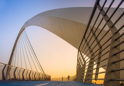 Abstract bridge design hinting at a partnership between Validis and Lenvi for accounting data
